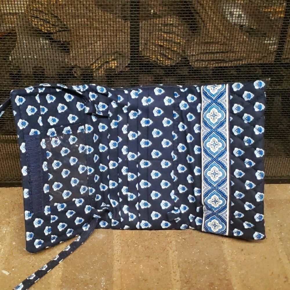 Vera Bradley Nantucket Trifold Wallet Checkbook Crossbody Removable Strap Navy - Picture 4 of 7
